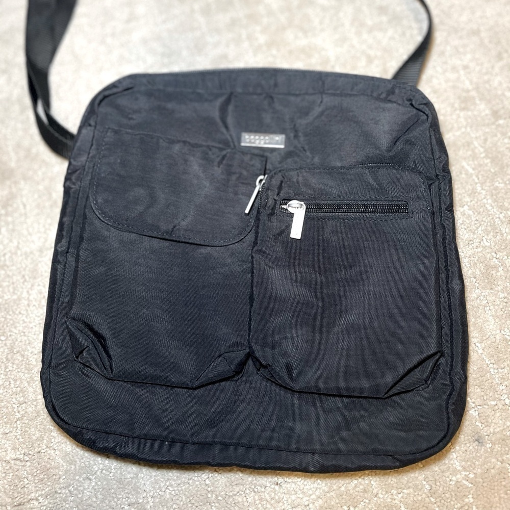 Bagellini black shoulder bag with adjustable straps